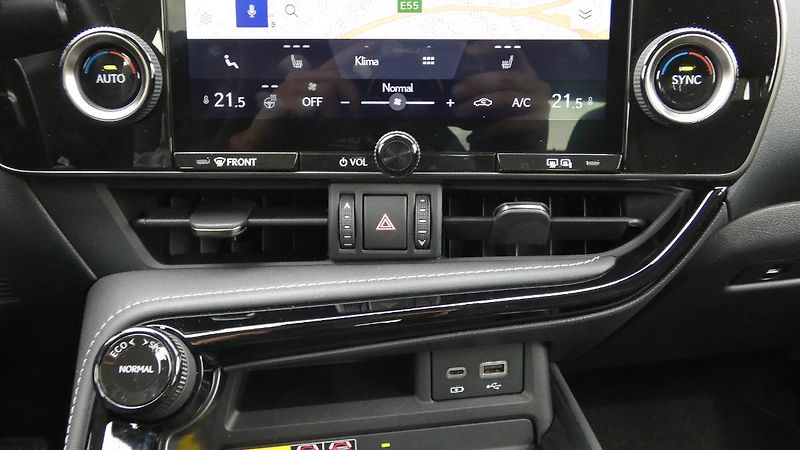 Lexus NX 350h 2.5 E-CVT Comfort Top - fotka 16 z 23