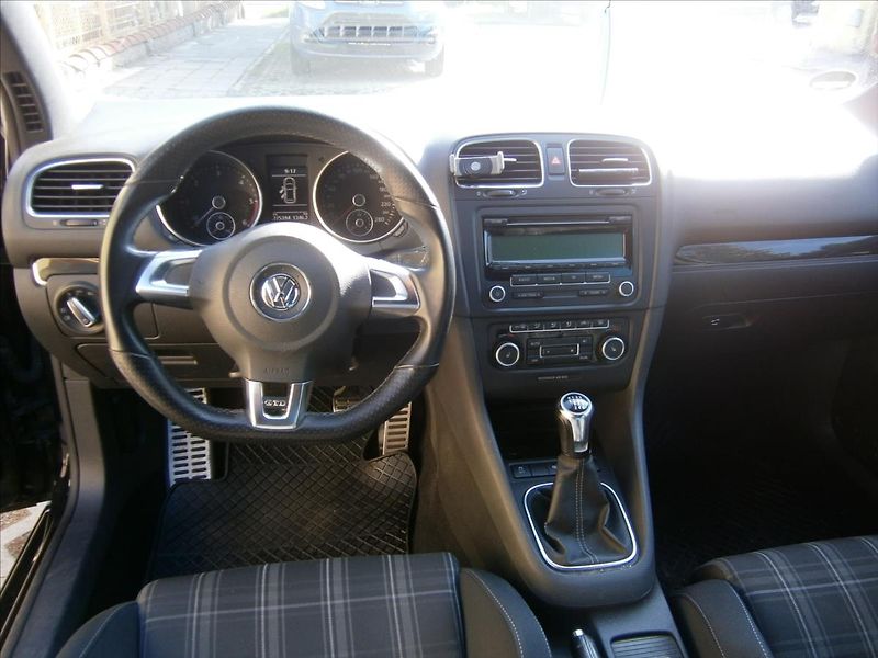 Volkswagen Golf 2,0 TDI  GTD 125 KW - fotka 7 z 12