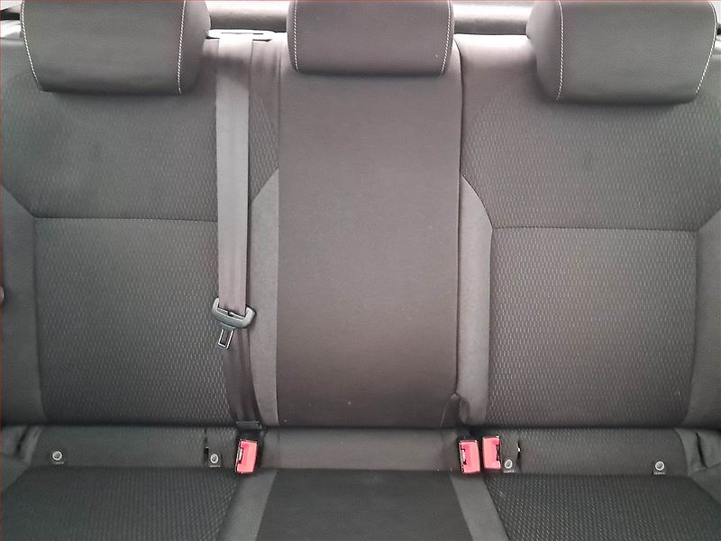 Škoda Rapid (2015) Ambition 1.2 TSI, Serv.kniha - fotka 10 z 16
