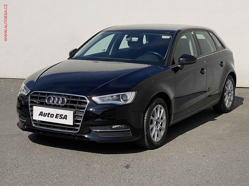 Audi A3 (2016) 1.6 TDi, 2.maj,ČR, AC, bixen - fotka 3 z 18