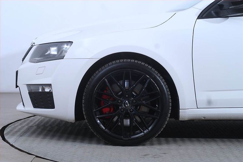 Škoda Octavia (2015) RS 2.0 TDI, Automat - fotka 15 z 23