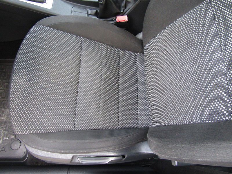 Škoda Octavia (2014) 1.6 TDI 77kW  ZIMNÍ KOLA - fotka 15 z 35