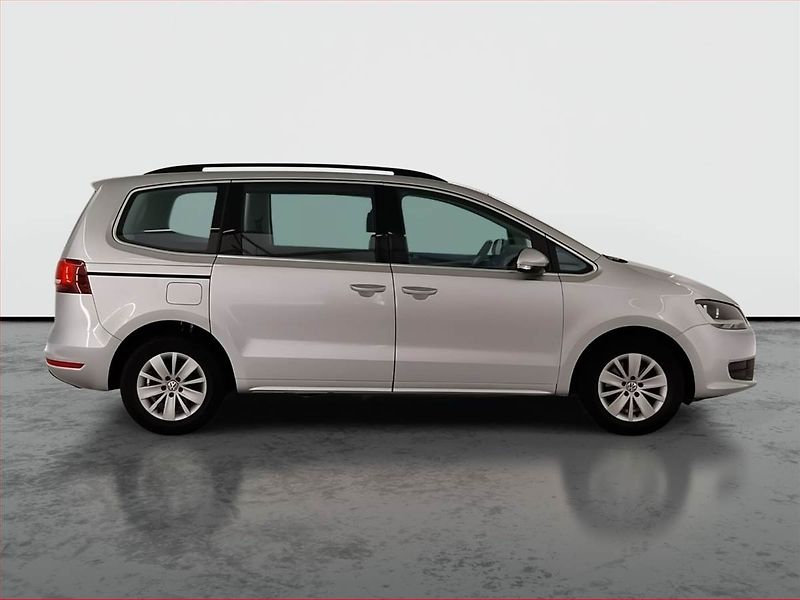 Volkswagen Sharan (2017) 2.0 TDI BMT - fotka 6 z 19