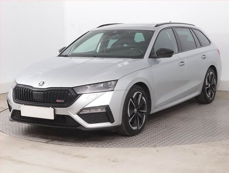 Škoda Octavia (2023) 2.0 TDI - fotka 2 z 17