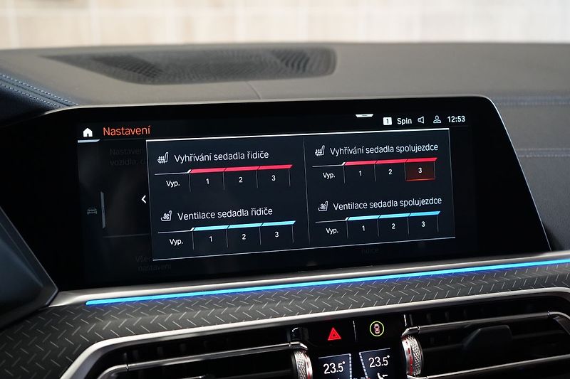 BMW X5 30d xDrive, Vzduch, Nezávislé - fotka 28 z 49