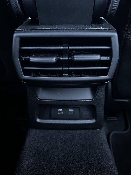 Audi A3 35TFSI 110kW Aut S-Line DPH TZ - fotka 21 z 23
