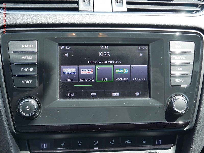Škoda Octavia (2014) 2.0 TDi, RS, navi, xenon - fotka 12 z 25
