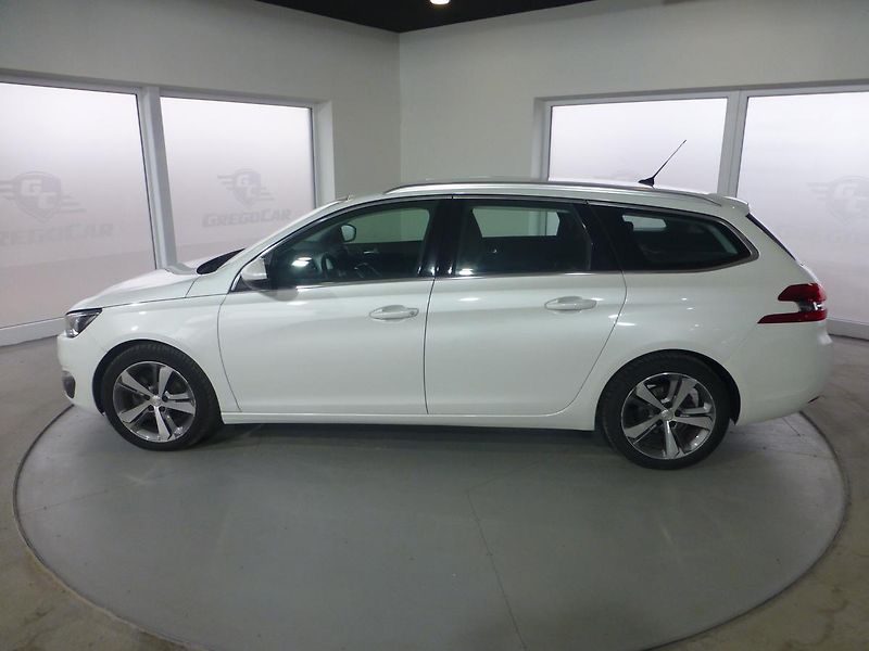 Peugeot 308 (2016) 1,6HDI*NAVIGACE*ALU**FULL LED* - fotka 8 z 26
