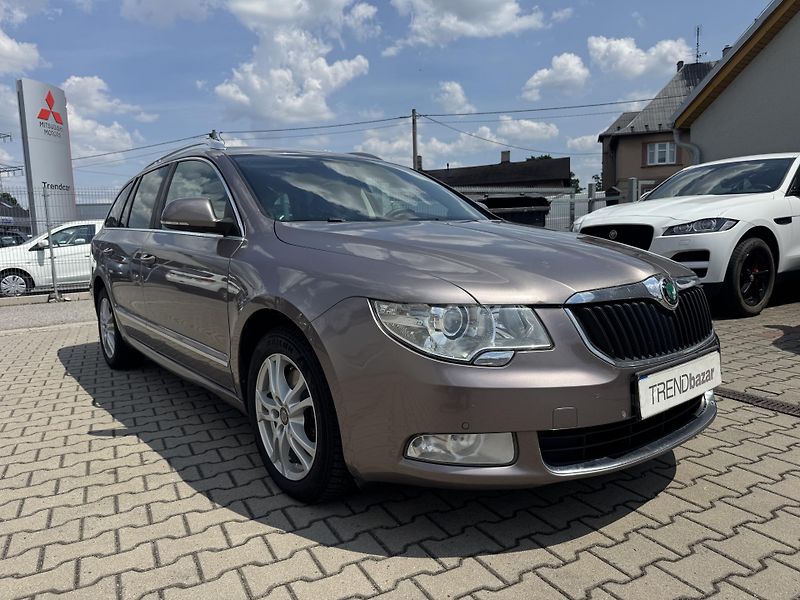 Škoda Superb 2,0TDi 4x4 KOMBI - fotka 2 z 24