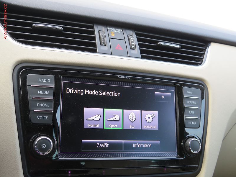 Škoda Octavia (2013) 2.0TDi, Elegance, bixen, navi - fotka 23 z 36