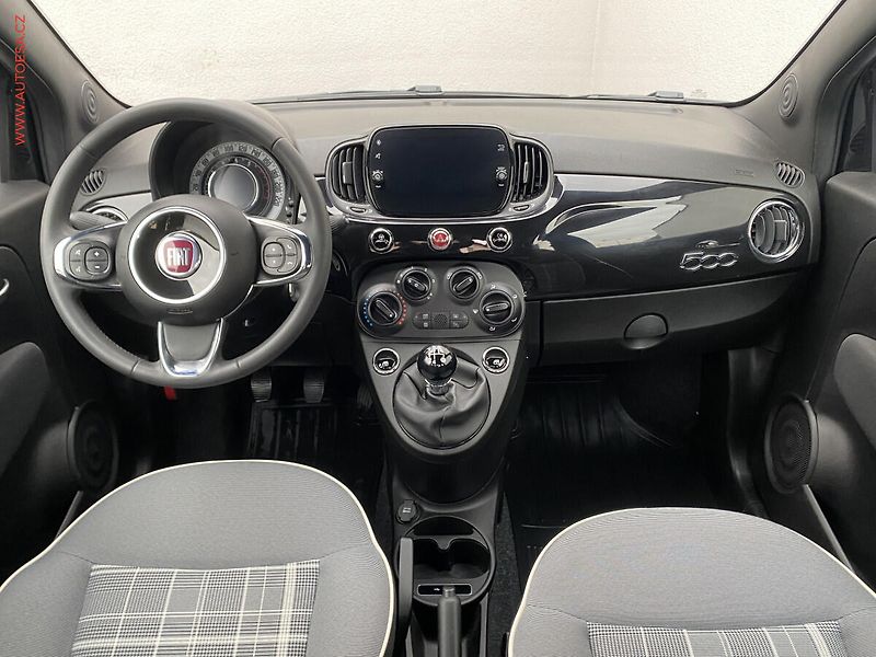 Fiat 500 (2019) 1.2 i, Lounge, +kola - fotka 8 z 15