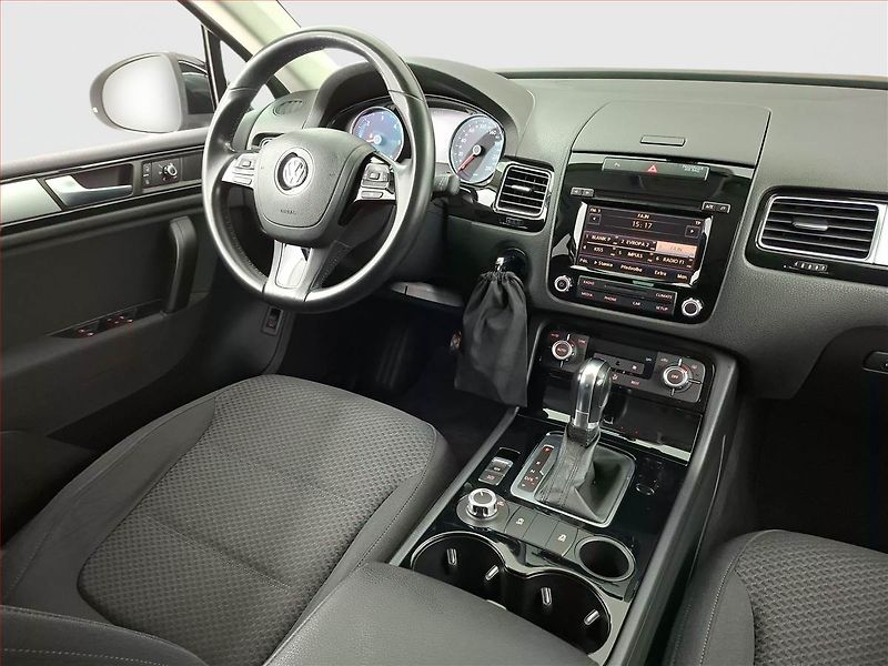 Volkswagen Touareg (2012) 3.0 TDI, 4X4, Automat - fotka 7 z 21