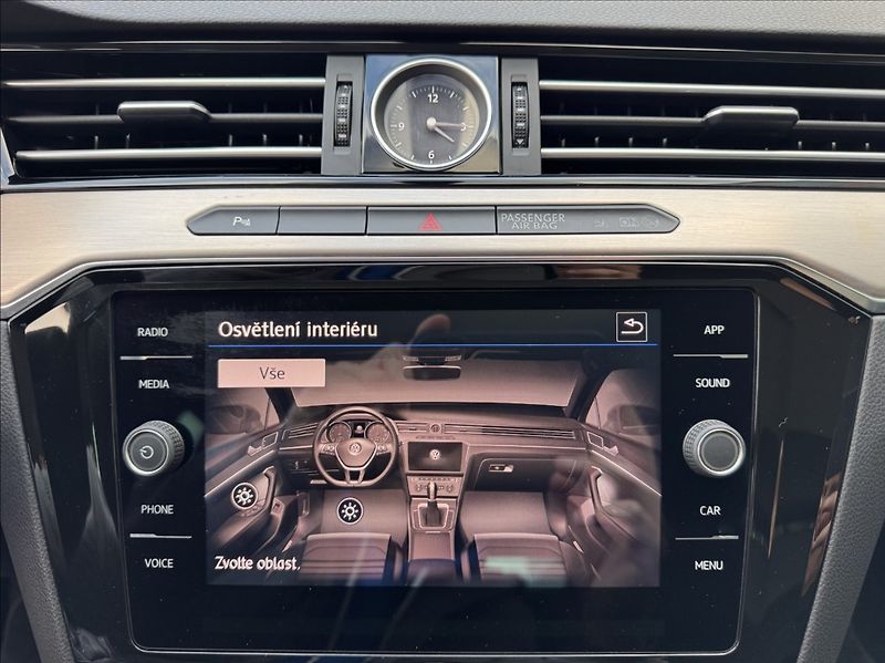 Volkswagen Passat 2,0 TDI HIGHLINE DPH 1.maj ČR - fotka 41 z 50