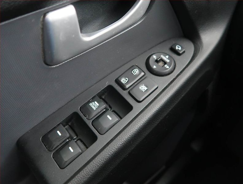 Kia Sportage (2012) 2.0 CRDi, 4X4, Tempomat - fotka 16 z 17