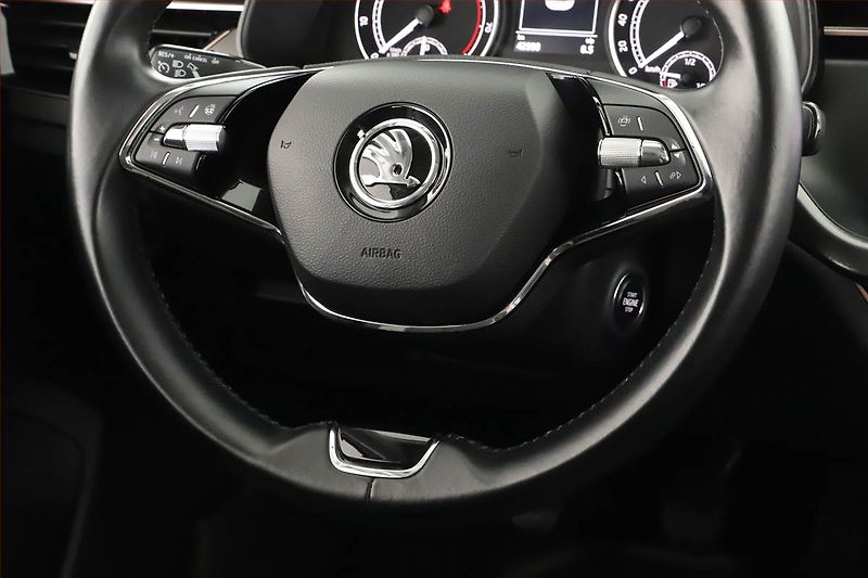 Škoda Scala (2023) Style 1.0 TSI, ČR,1.maj - fotka 8 z 15