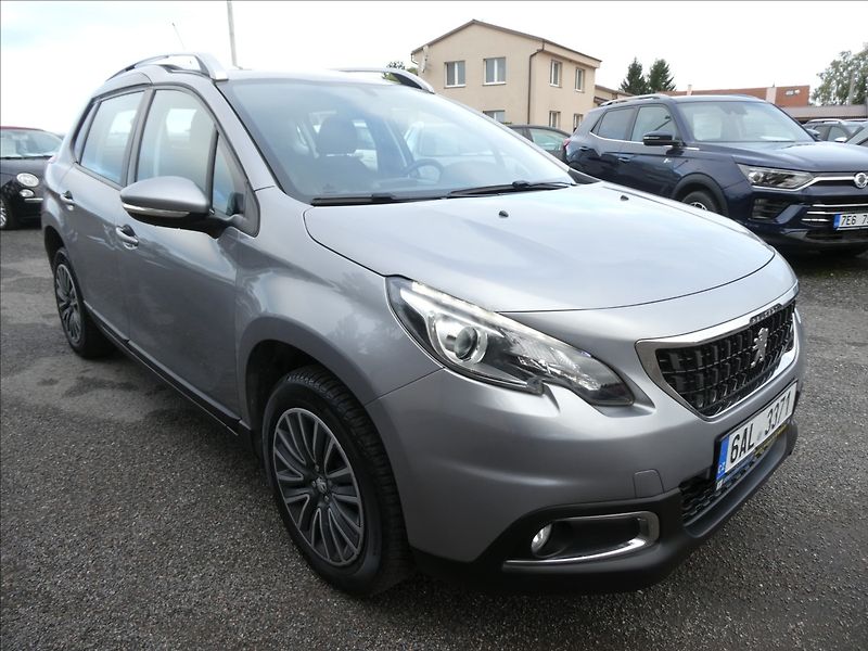 Peugeot 2008 1,2 PureTech 81kW AUTOMAT, ČR - fotka 1 z 38