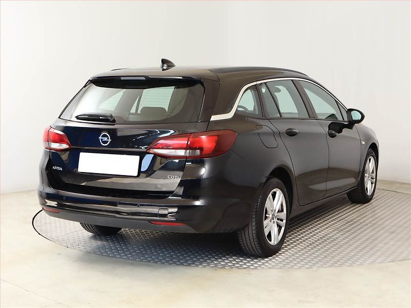 Opel Astra (2017) 1.6 CDTI, Automat, Navi - fotka 5 z 14