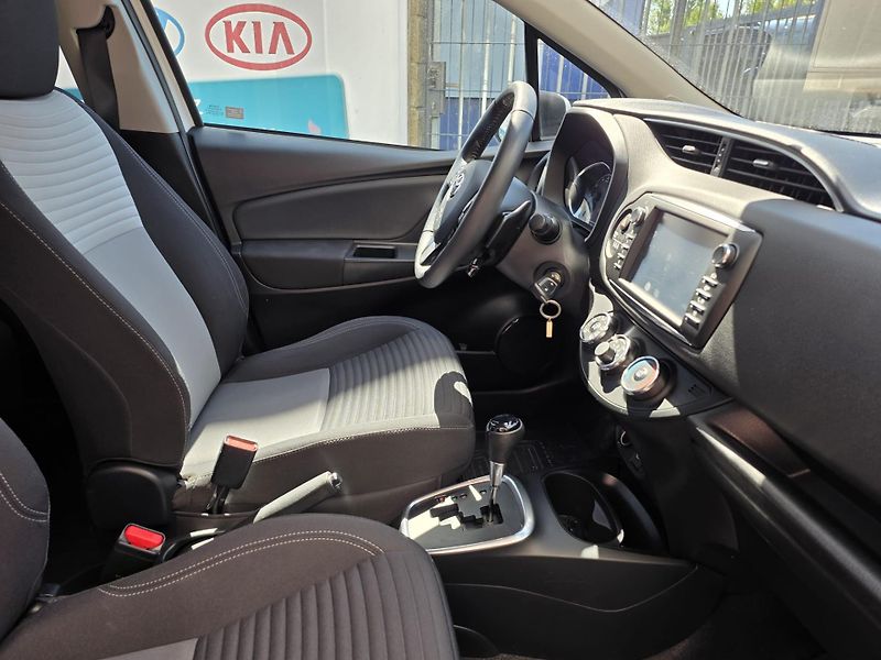 Toyota Yaris 1.5-AUTOMAT-1.MAJITEL-KAMERA - fotka 4 z 12