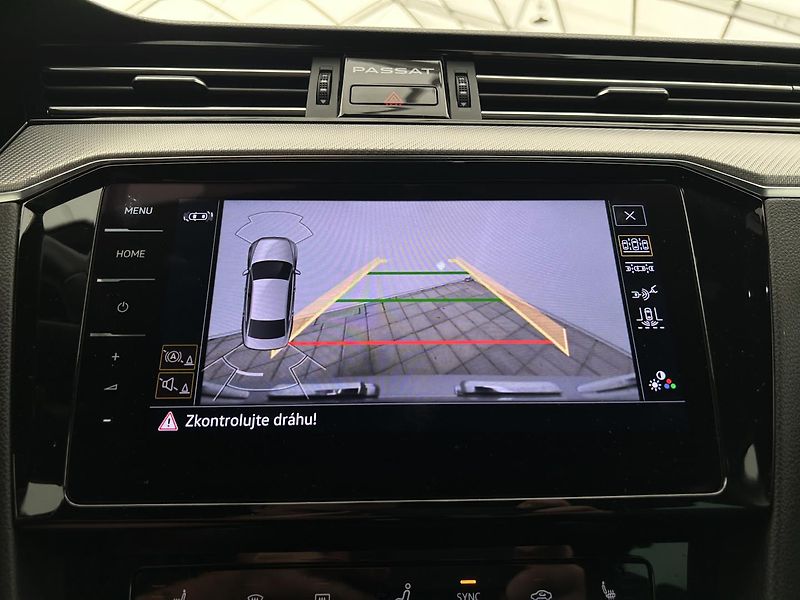 Volkswagen Passat 2.0 TDI 4x4 R-Line - fotka 14 z 31