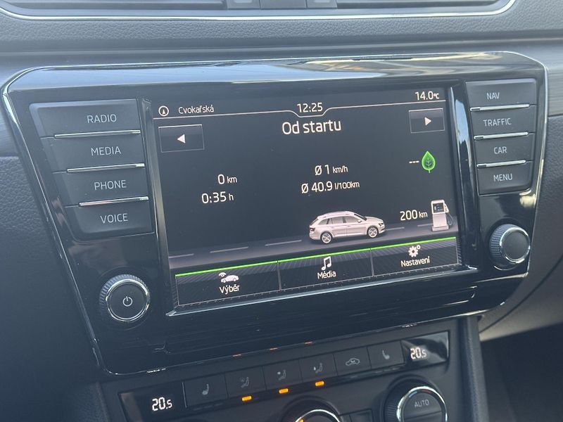 Škoda Superb (2018) III 2.0TDi MAN Style Kessy RZV - fotka 35 z 48