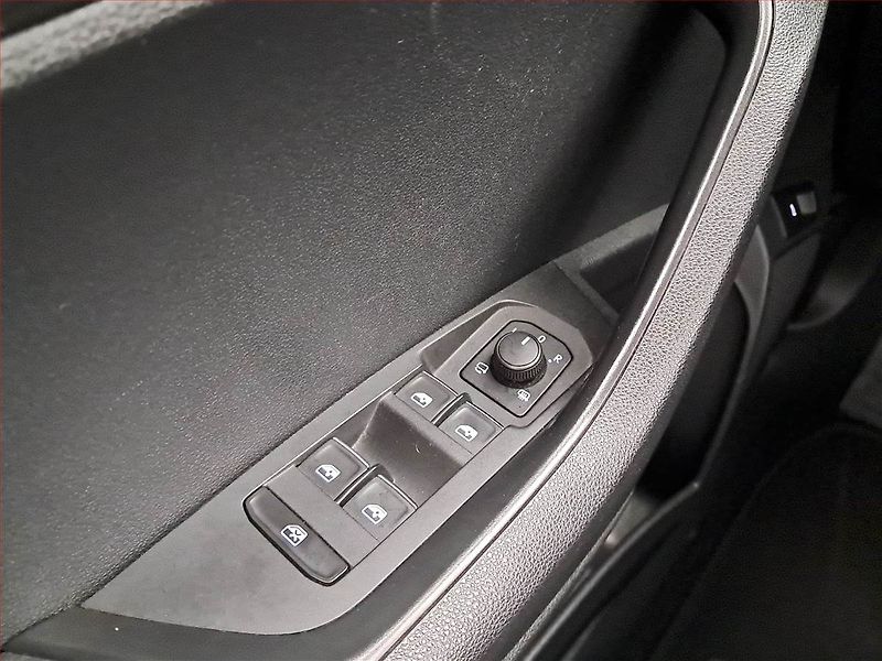 Škoda Karoq (2017) Style 2.0 TDI, 4X4, Automat - fotka 20 z 20