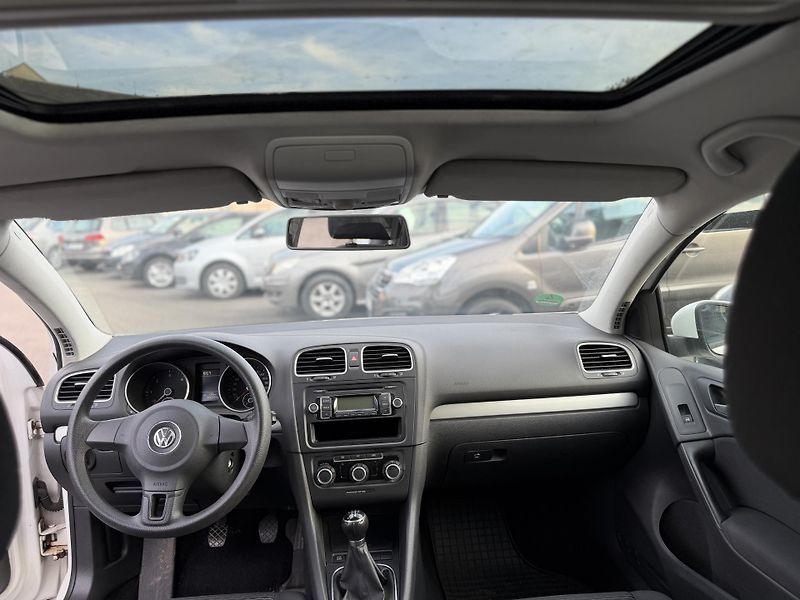 Volkswagen Golf 1.6 tdi, 77kw - fotka 7 z 11
