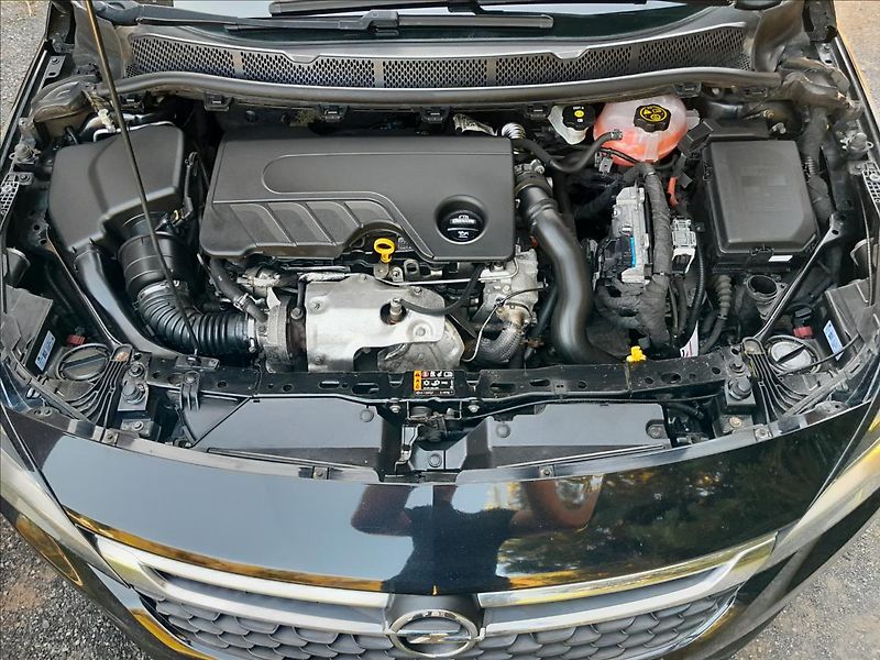 Opel Astra 1,6 CDTi 81kW - fotka 46 z 49
