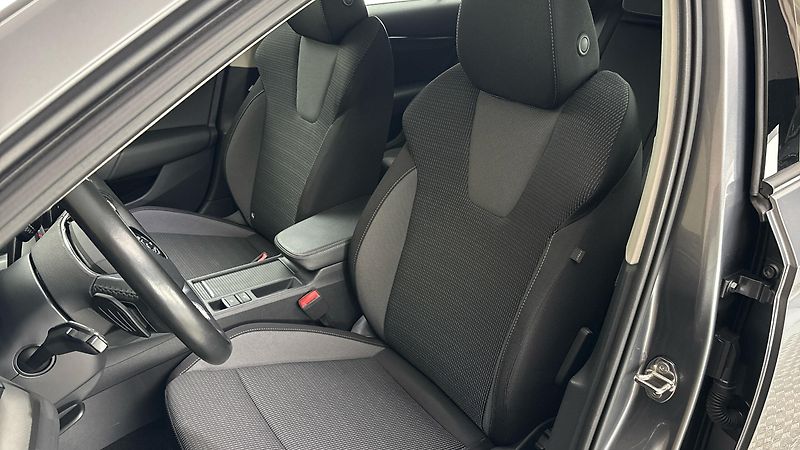 Škoda Octavia 2.0 TDI DSG Ambition Combi - fotka 15 z 25