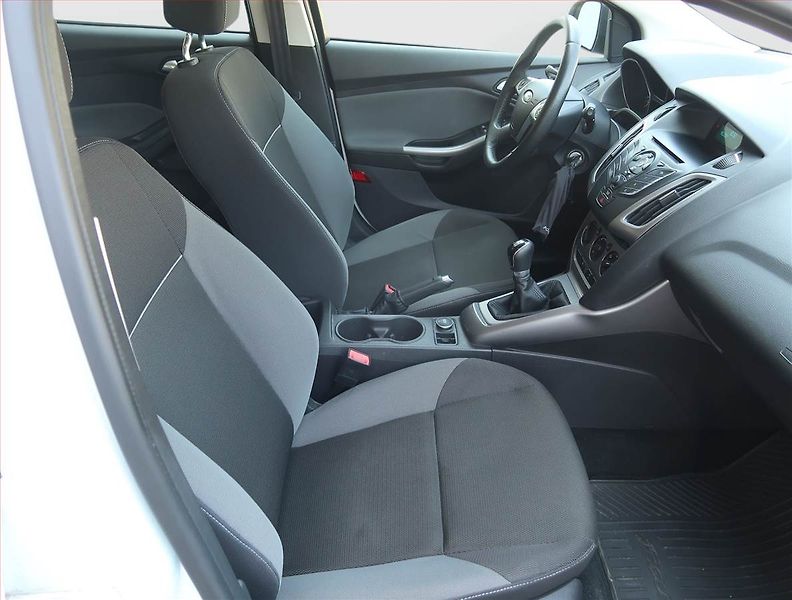 Ford Focus (2014) 1.0 EcoBoost, Serv.kniha - fotka 9 z 15