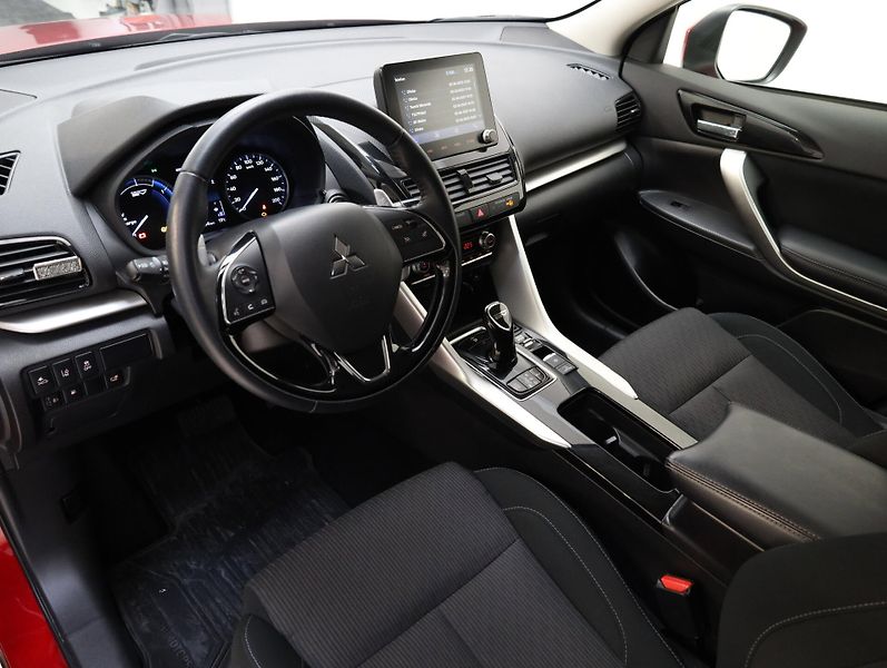 Mitsubishi Eclipse Cross (2022) 2.4i PHEV,4x4, nové ČR 1.maj. - fotka 14 z 30