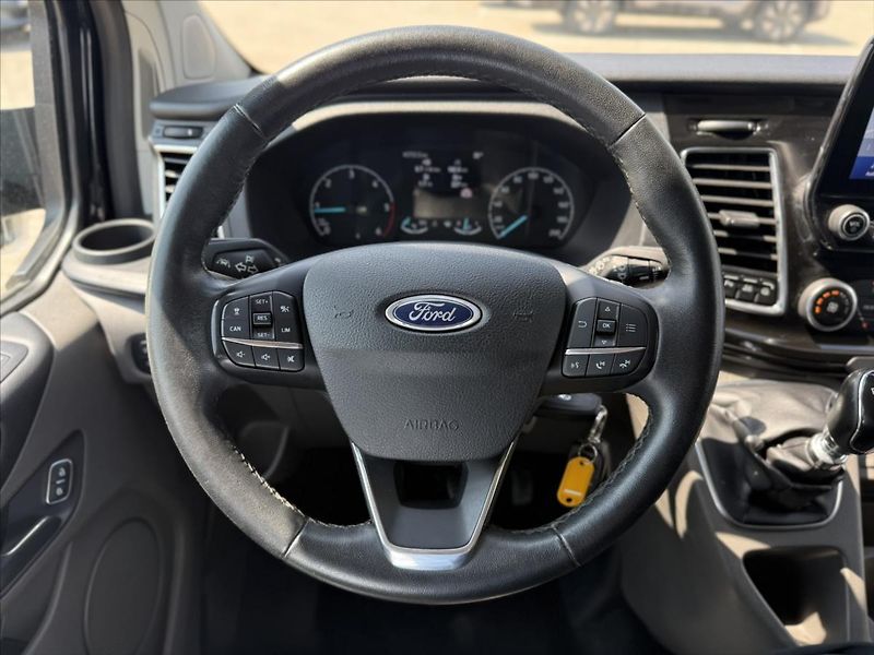 Ford Tourneo Custom 2,0 136kW Sport L1 Webasto - fotka 22 z 29