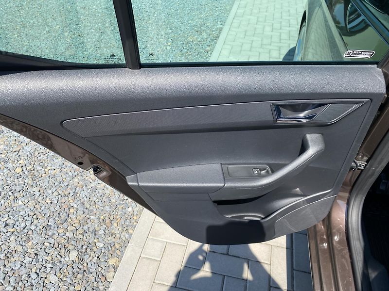 Škoda Fabia 1.2 TSI 81kW -STYLE -LED -DSG - fotka 31 z 46