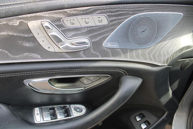 Mercedes-Benz CLS 400d 4MATIC*AMG*Burmester* - fotka 18 z 31