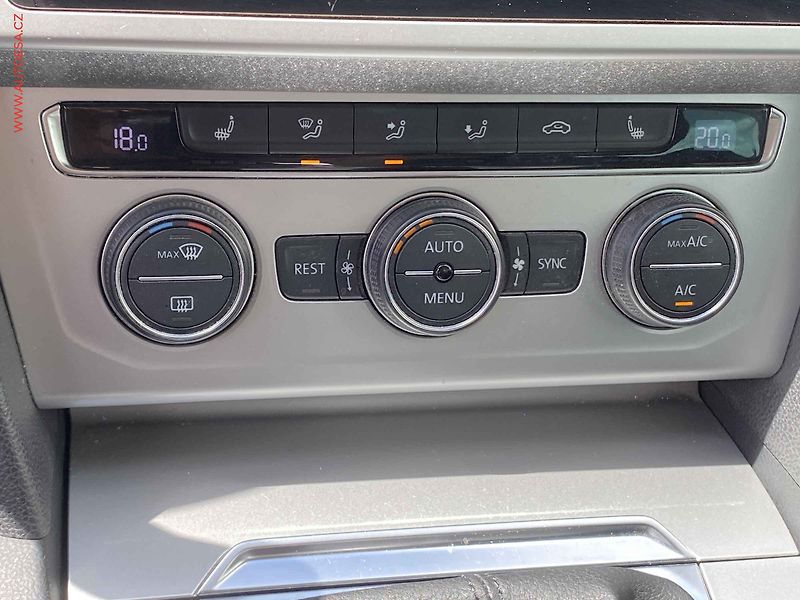 Volkswagen Passat (2018) 1.4 TSi, Comfortline, navi - fotka 14 z 17
