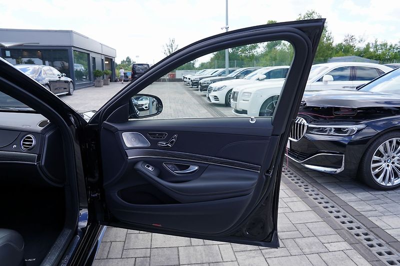 Mercedes-Benz Třídy S S560 Long 4Matic V8/470PS - fotka 20 z 34