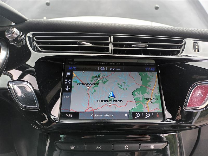 Citroën DS3 1,2 PT,81KW,DIGIKLIMA,KOLA - fotka 30 z 47