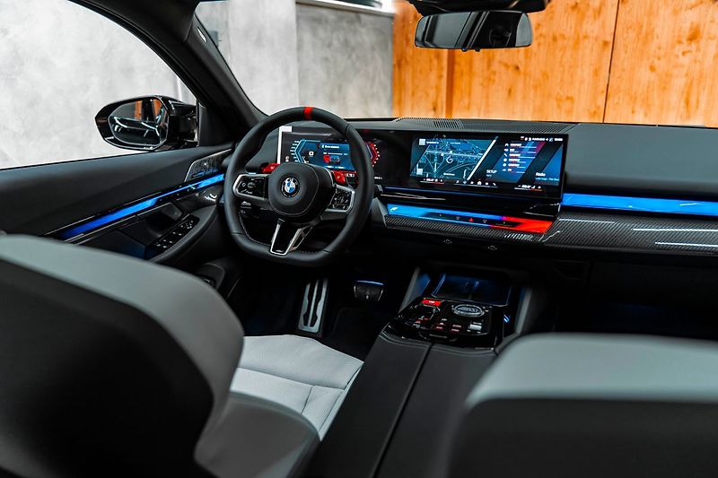 BMW M5 - fotka 7 z 23