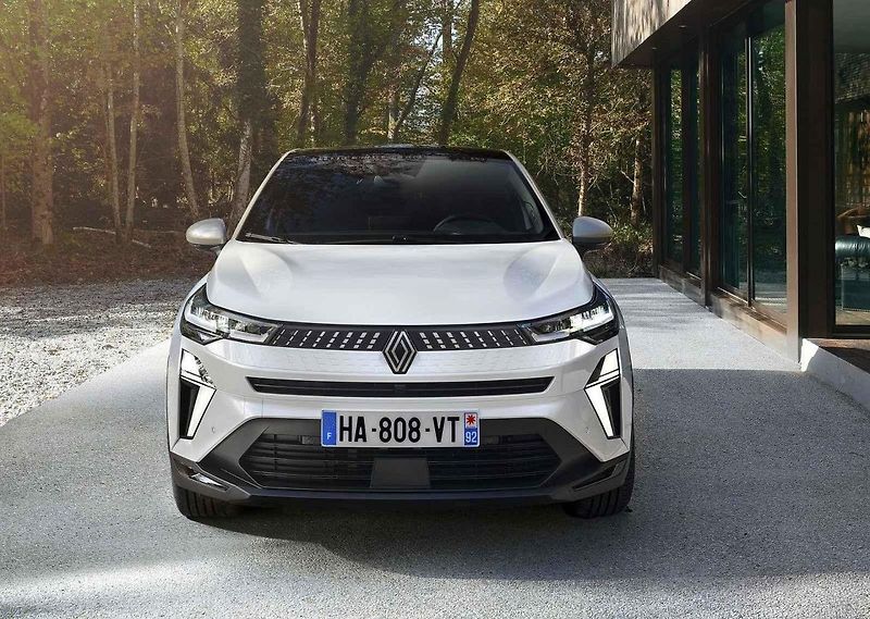 První kusy modernizovaných Capturů již dorazily do Česka