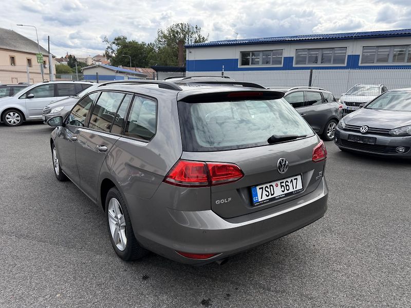 Volkswagen Golf 1.2 tsi, 77kw - fotka 2 z 19