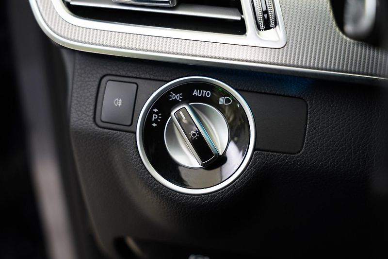 Mercedes-Benz Třídy E - fotka 12 z 30