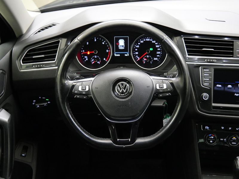 Volkswagen Tiguan - fotka 13 z 23