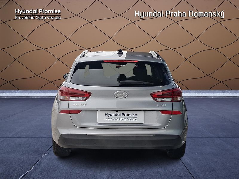 Hyundai i30 kombi 1.5i MT Family - fotka 5 z 8