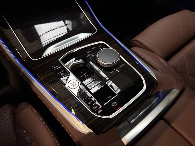 BMW X5 xDrive30d M-Sport DAProf. Inno - fotka 14 z 16