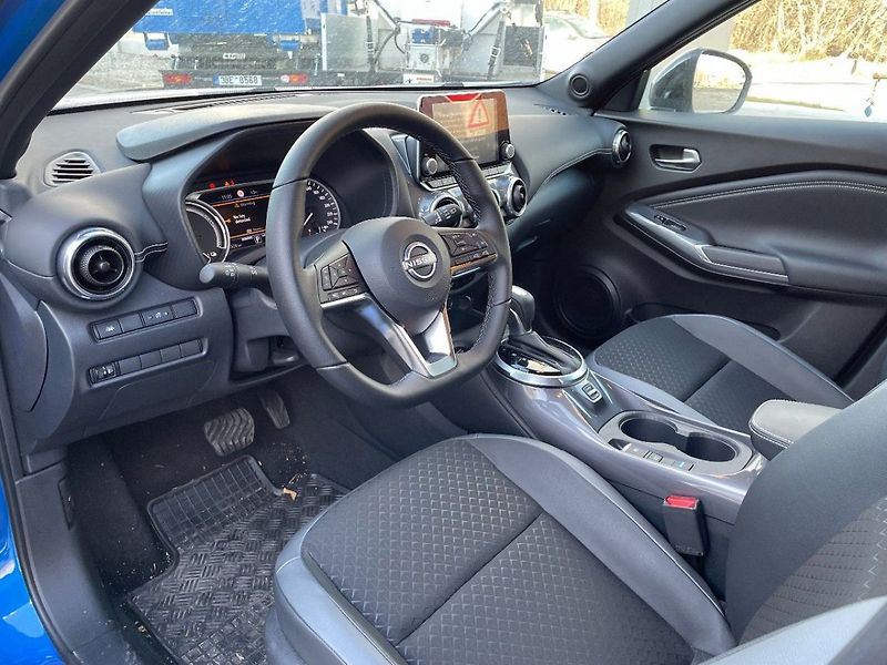 Nissan Juke N-Connecta 1,6 HEV - fotka 12 z 16