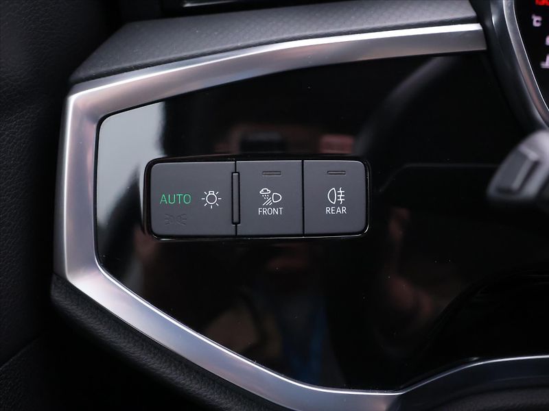 Audi Q3 1,5 35 TFSI S tronic S line CZ - fotka 19 z 36