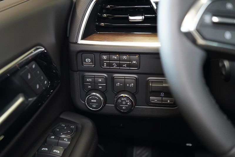 Chevrolet Suburban (2026) 6,2 V8 High Country - fotka 33 z 50
