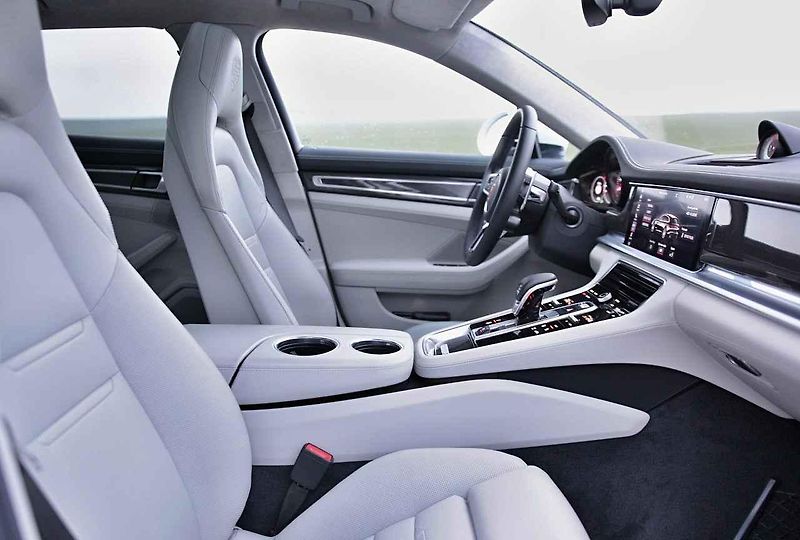 Porsche Panamera Turbo Sport Turismo.