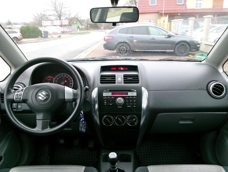 Suzuki SX4 (2009) 1.9DDiS 4x4 KLIMA výhřev TAŽNÉ - fotka 17 z 30