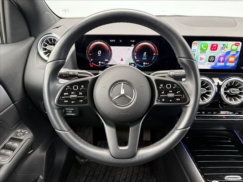 Mercedes-Benz GLA 250 e EQ Plug- in Hybrid - fotka 12 z 33