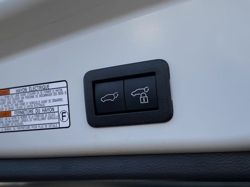 Toyota Corolla Cross 2.0HSD, ČR-1, Premiere, záruka - fotka 36 z 38
